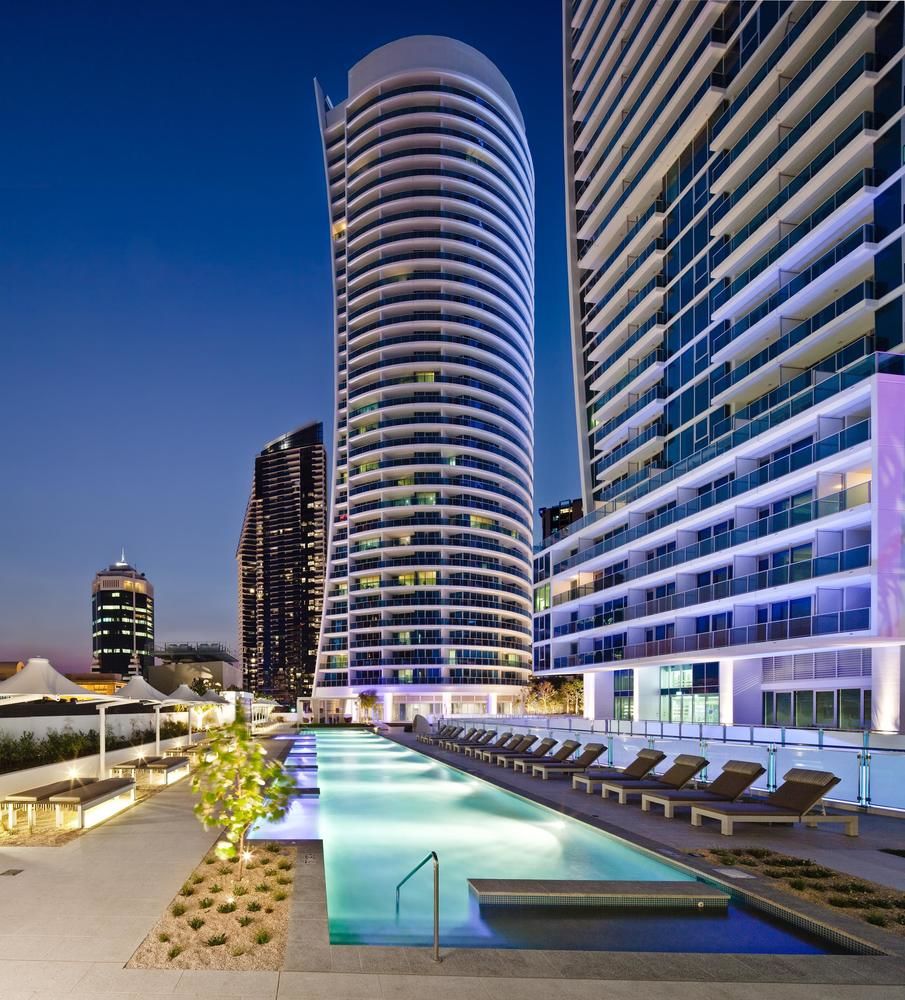 Hilton Surfers Paradise Hotel & Residences image 1